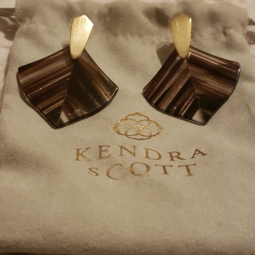 Kendra Scott Arwin earrings